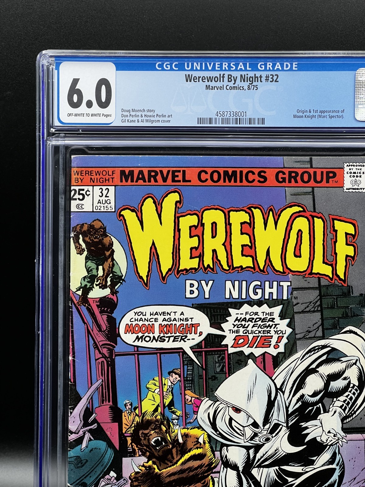 Graded copy of Werewolf by Night #32 (1975): Moon Knight grappling with the werewolf